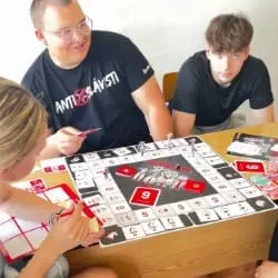 tymova spoluprace studentu pri strategickem rozhodovani