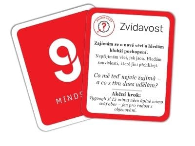 Karta STRATE9Y s označením ‚Zvídavost‘ – obsahuje výzvu k hlubšímu poznání, otázku k zamyšlení a akční krok, jak rozvíjet zvídavé myšlení.